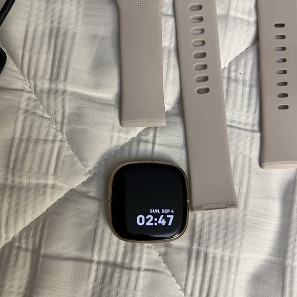 Fitbit sense - Picture 3 of 4
